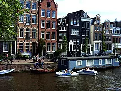 Амстердам дом на воде